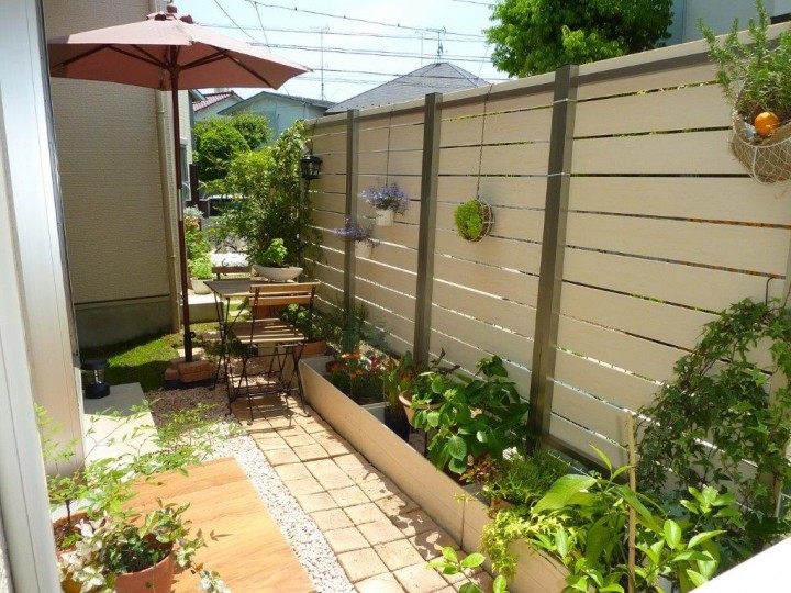 目隠しフェンスでお庭を楽しむガーデニングの形 ガーデンライフ彩